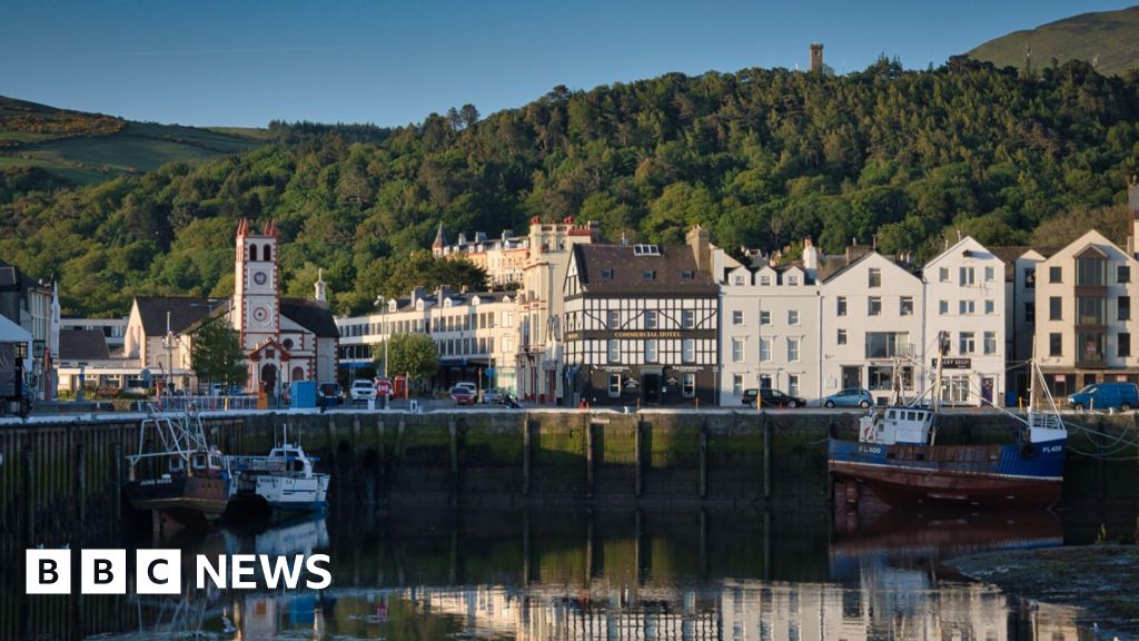 Ideas 'vital' to regenerate town centre in 'decay'