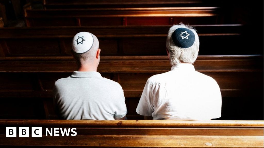 Anti-Semitic hate incidents at new high in 2021, charity