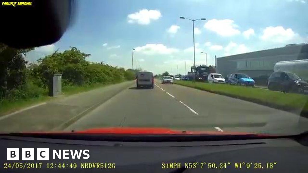 Car's wrong way dual carriageway journey - BBC News