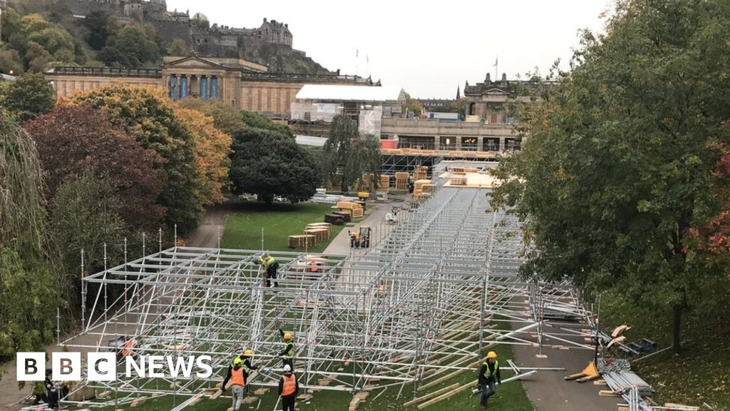 Edinburgh's Christmas market will not open unless it is safe, council