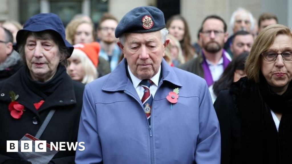 Armistice Day Two minutes' silence marks remembrance BBC News