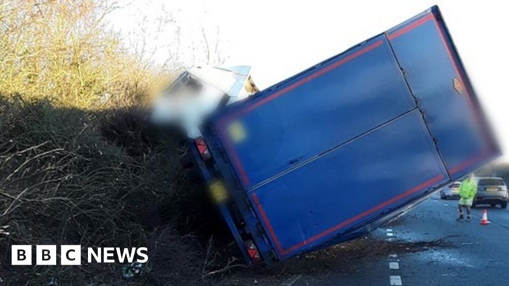 Driver Injured After Lorry Overturns On A42 In Leicestershire