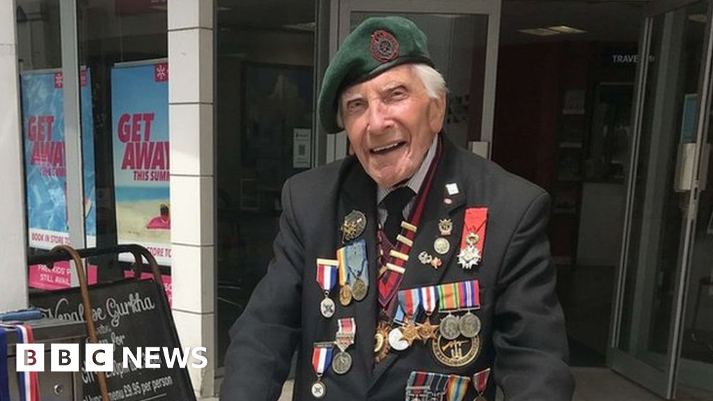 New Year Honours MBE for DDay veteran Harry Billinge BBC News