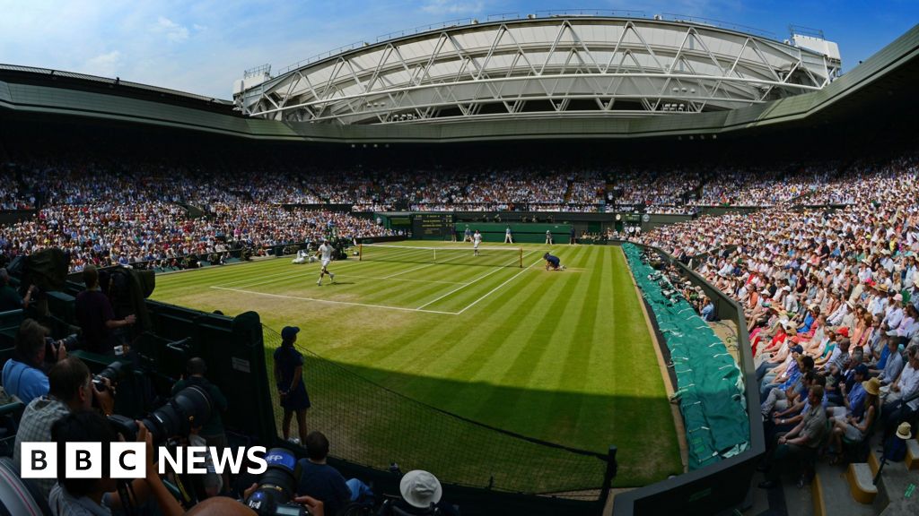 Drone flown over Wimbledon seized - BBC News