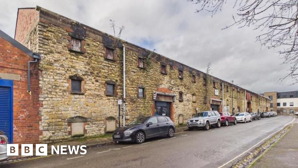 bbc.co.uk - Rosie Burgess - Campaigners race to save Bristol music venue Fiddlers Club