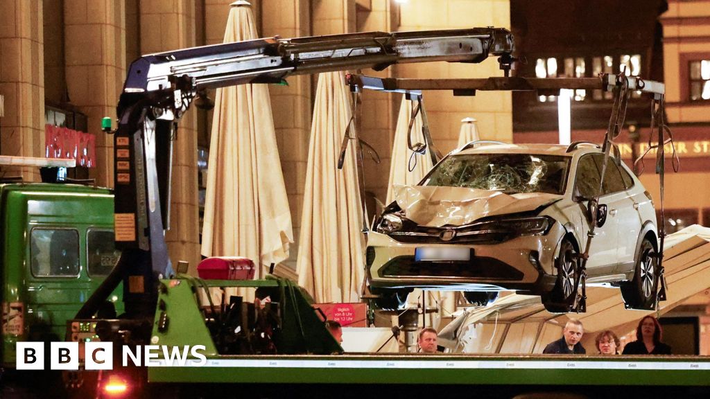 Car Plows Into Crowd in Leipzig, Killing Two; Suspect Arrested