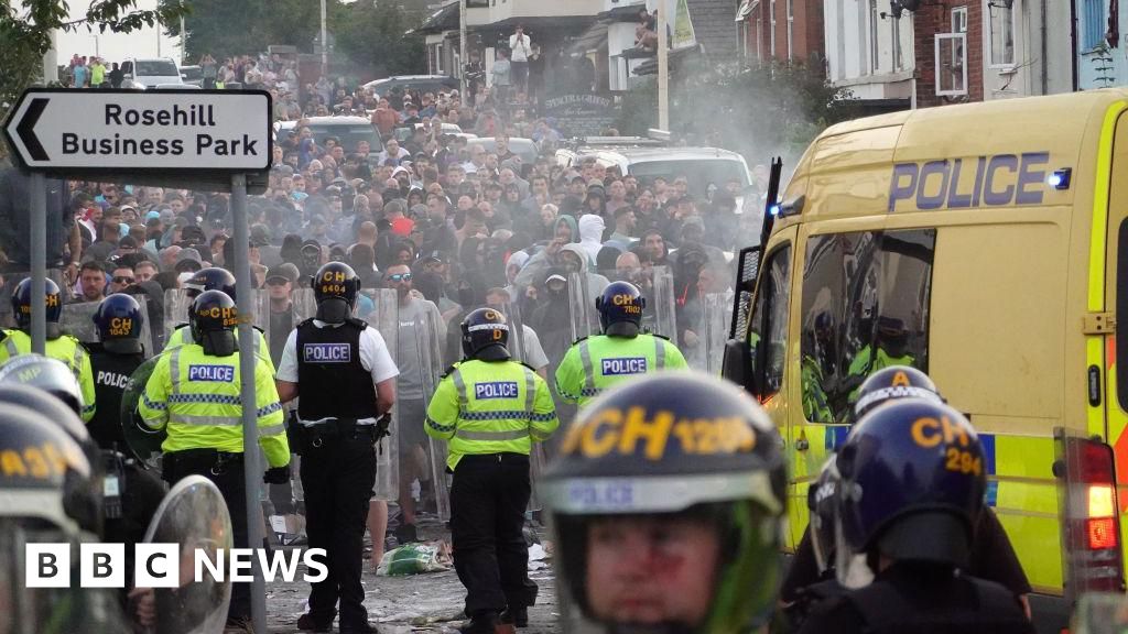 Violent Southport protests reveal organising tactics of the far-right