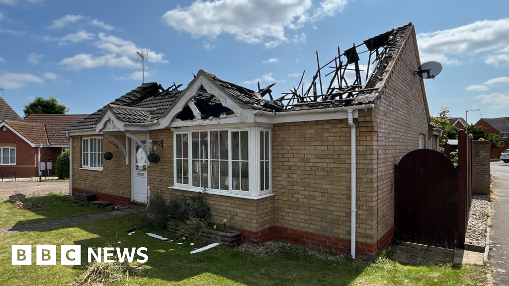 Lightning Strikes Ignite Fires in US and UK Homes