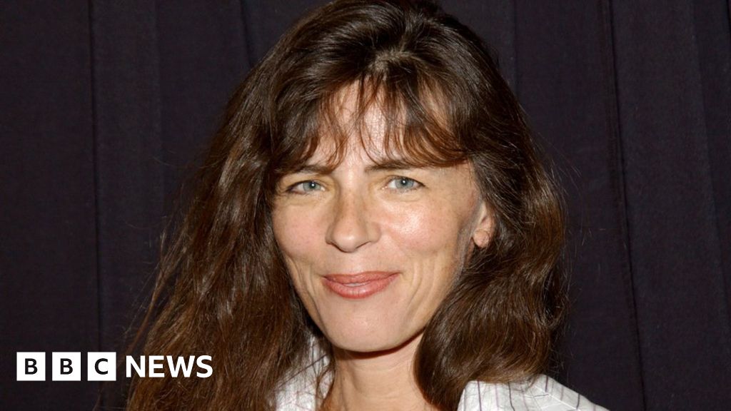 Mira Furlan: Babylon 5 and Lost actress dies at 65 - BBC News