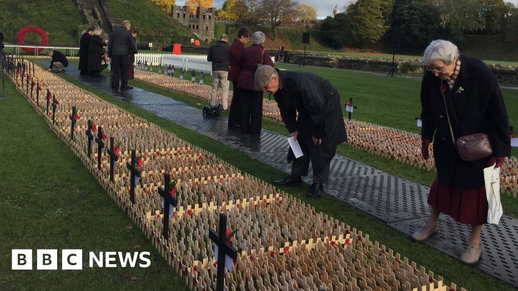 Cardiff Castle field of remembrance opens with service BBC News