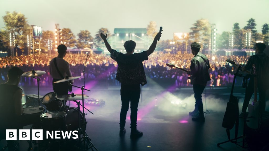 دراسة تكشف: الشهرة تُقصر عمر الموسيقيين بنحو أربع سنوات