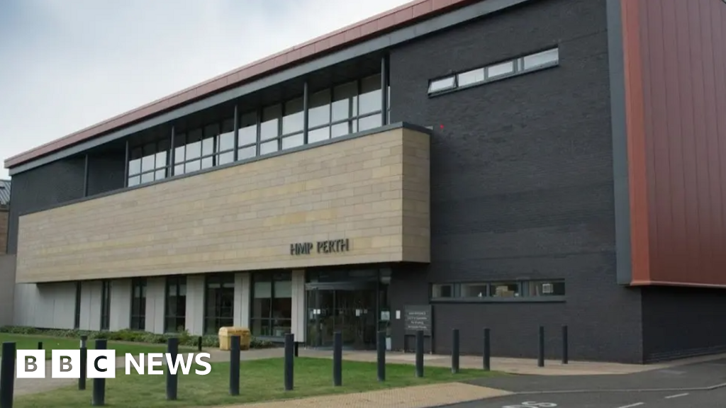 Prisons 'winning battle' against drugs-to-order drones