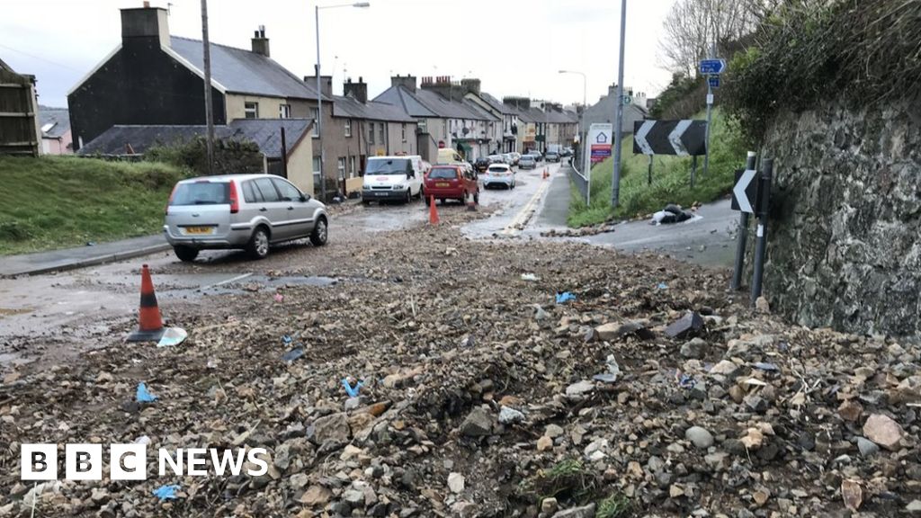 travel disruption north wales