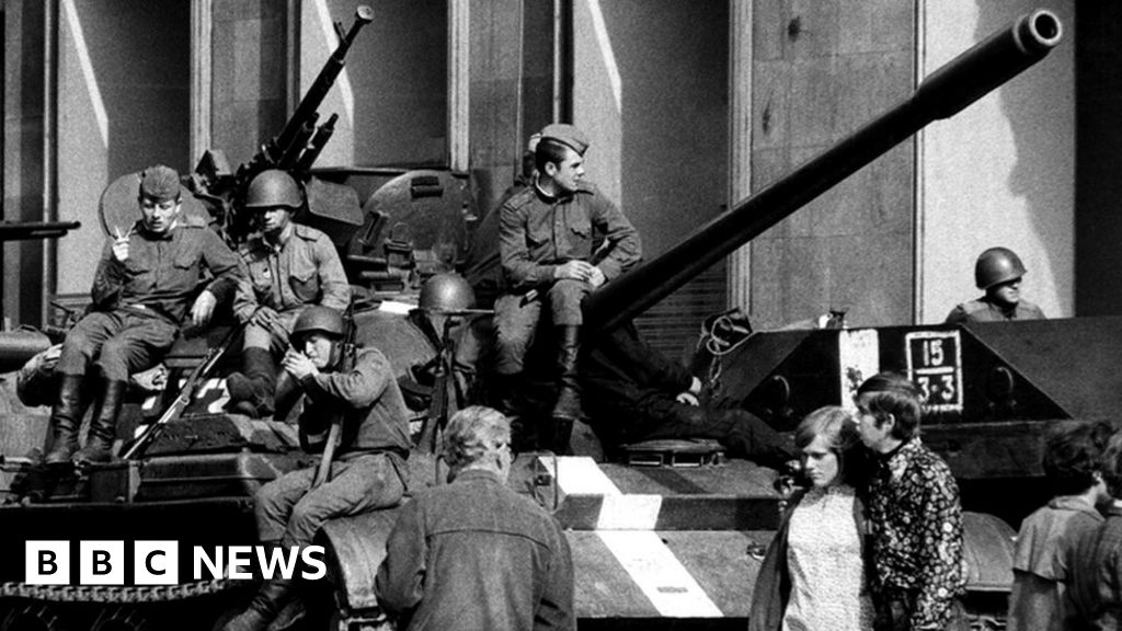 Soviet 1968 invasion: Czechs still feel Cold War shivers - BBC News