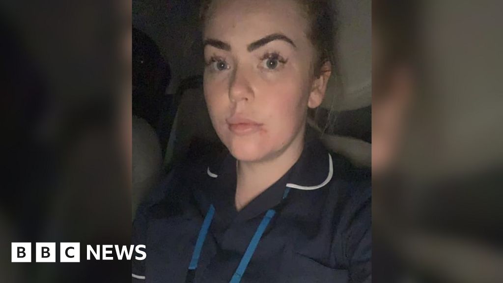 Coronavirus: Off-duty nurse helps people after car crash