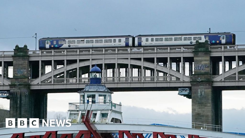 Storm Arwen: LNER cancels trains as high winds hit UK