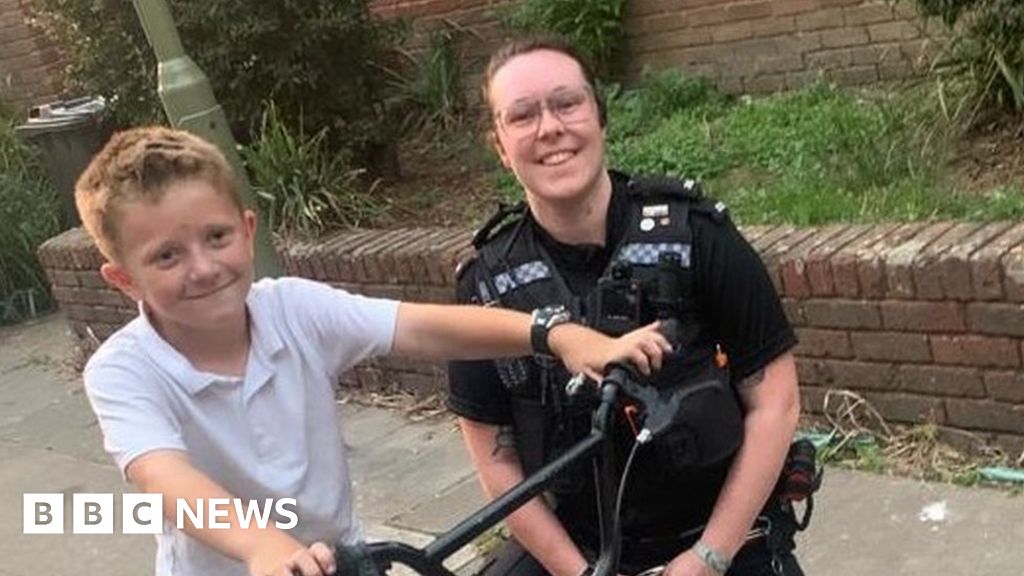 Police officer borrows child’s bike to catch suspect in Gosport