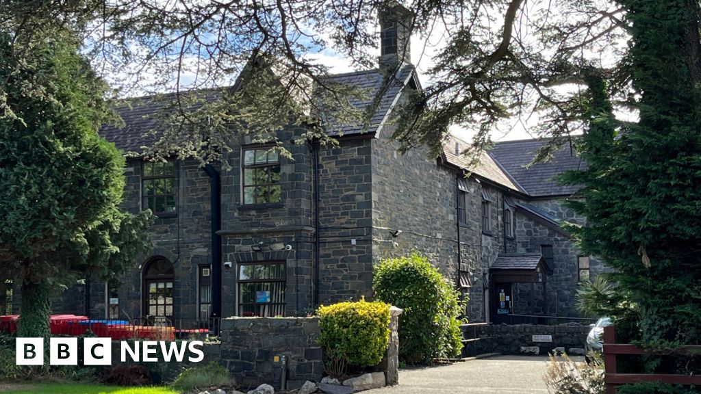 bbc.co.uk - Sion Tootill - Bangor: Man died from butane gas exposure after leaving prison - BBC News