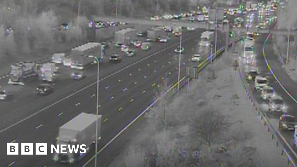 Two crashes on the M66 and M60 cause delays of up to one hour | Manchester News Two crashes on the M66 and M60 cause delays of up to one hour | Manchester News