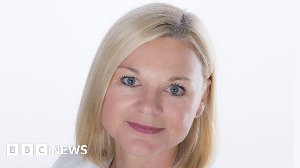 Coventry hospital trust 'sorry' for low performance ranking