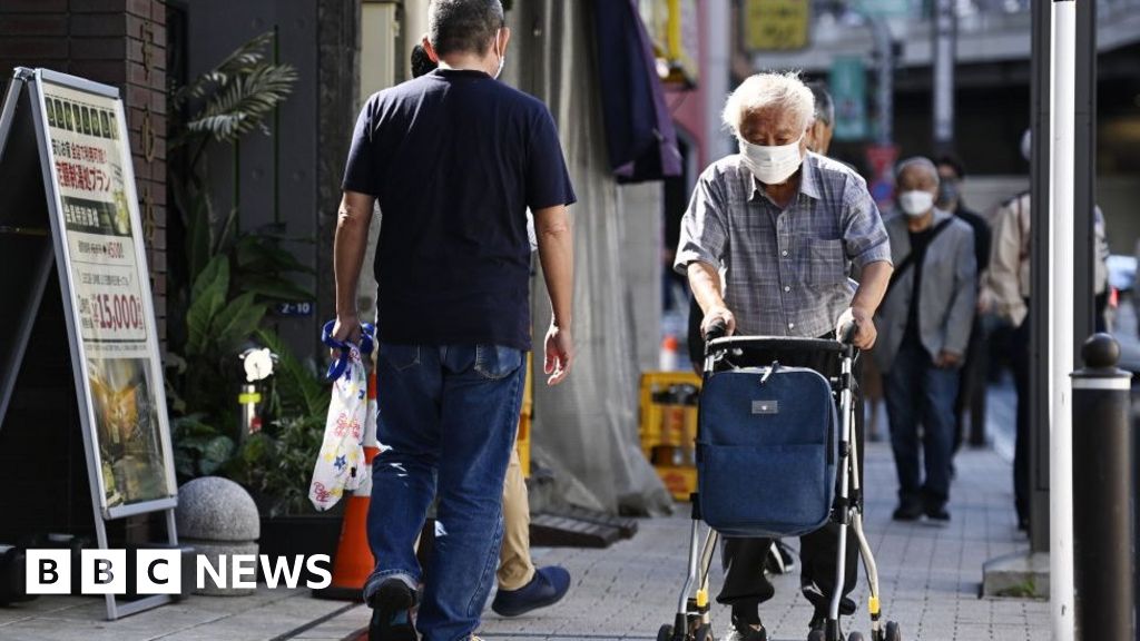 Japan population: One in 10 people aged 80 or older for first time