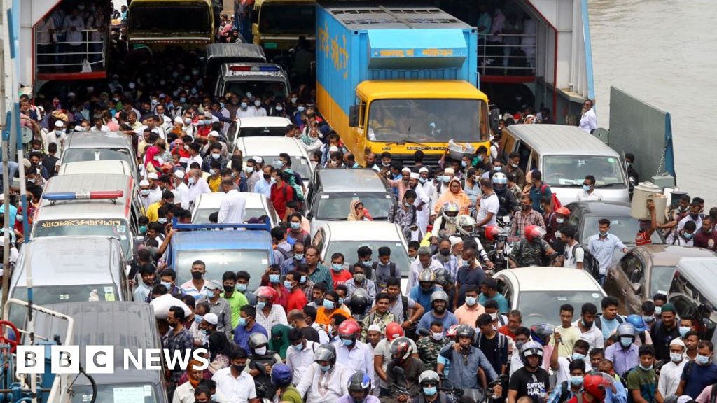 Covid-19: Crowds flee Dhaka ahead of strict Bangladesh lockdown