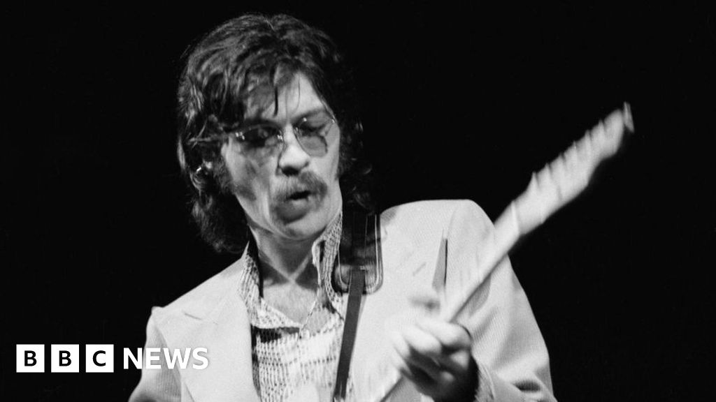 Robbie Robertson, frontman of The Band, dies aged 80