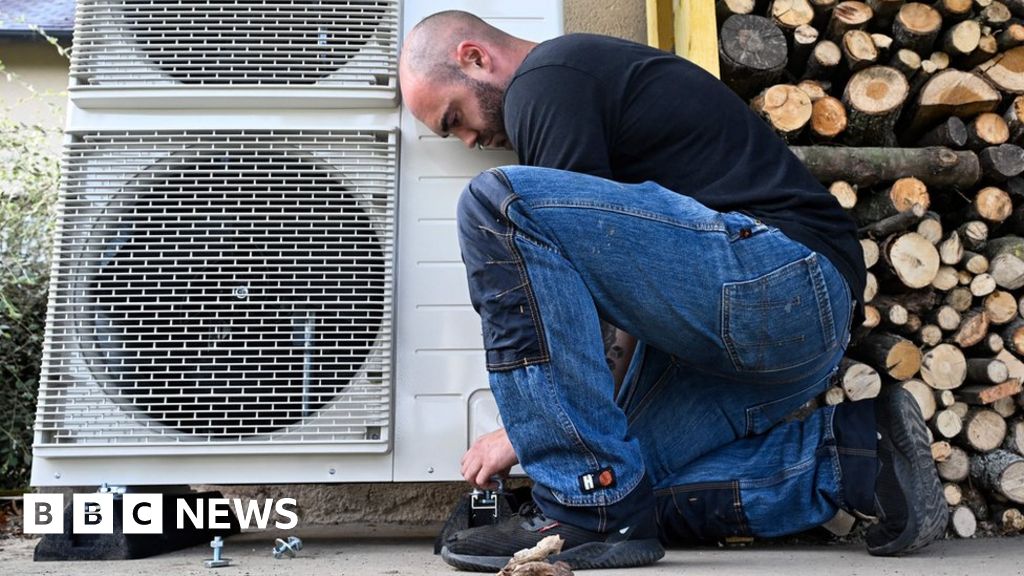Heat pumps still too expensive, government warned