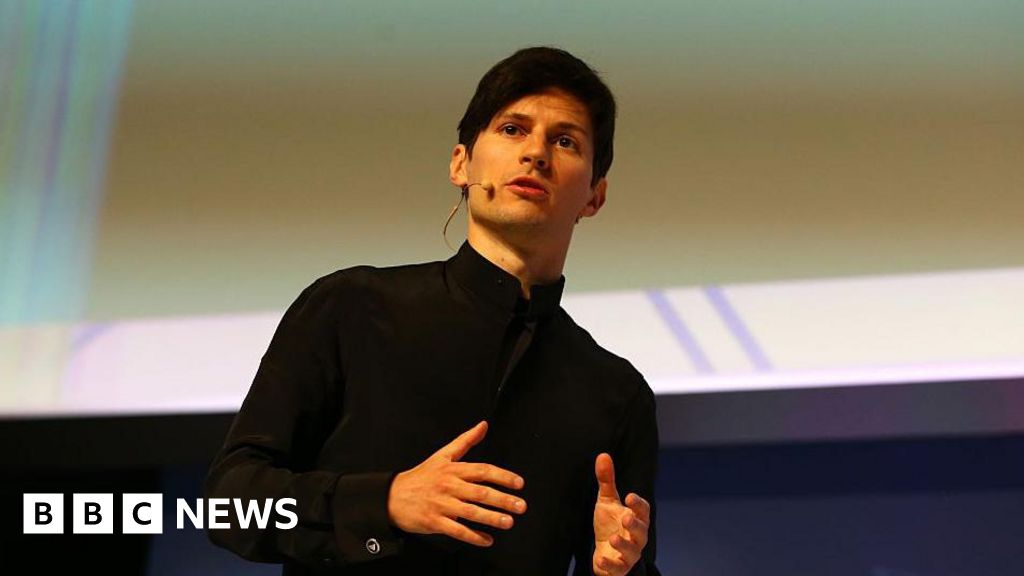 Di Rusia, pertanyaan berputar mengenai penangkapan CEO Telegram