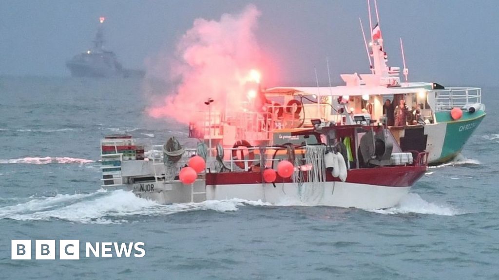 UK Royal Navy ships patrolling Jersey amid fishing row with France