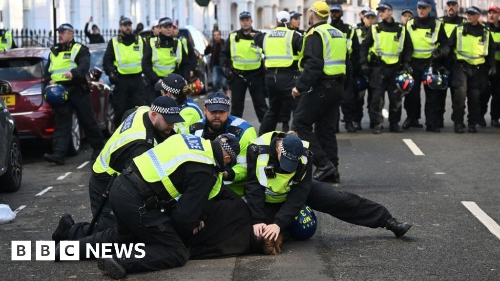 London protests: Seven charged and 145 arrested as police appeals continue