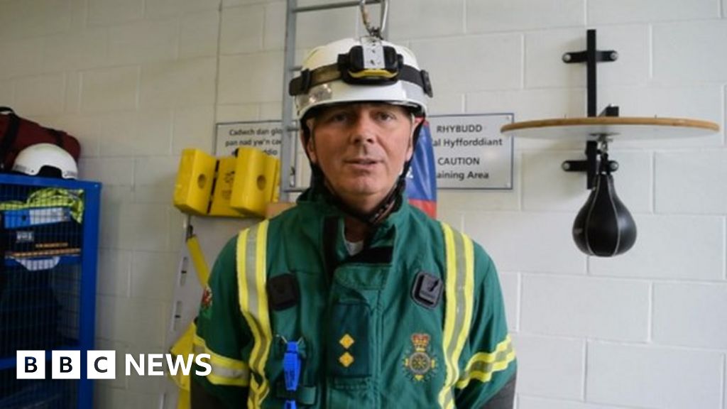 Meet Gavin Quinn from the Hazardous Area Response Team BBC News