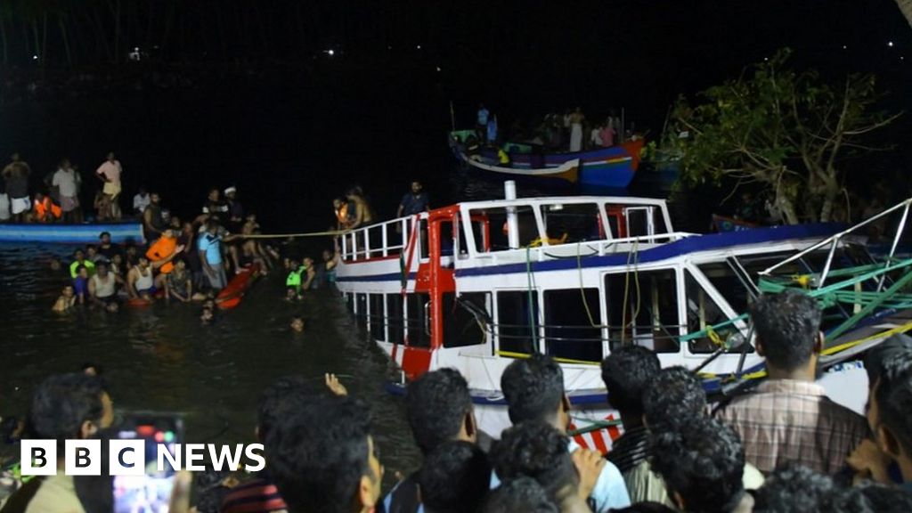 India Kerala: At least 22 dead as boat capsizes