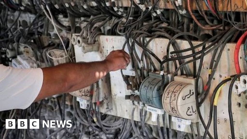 Lebanon struck by power cut as major plants shut down