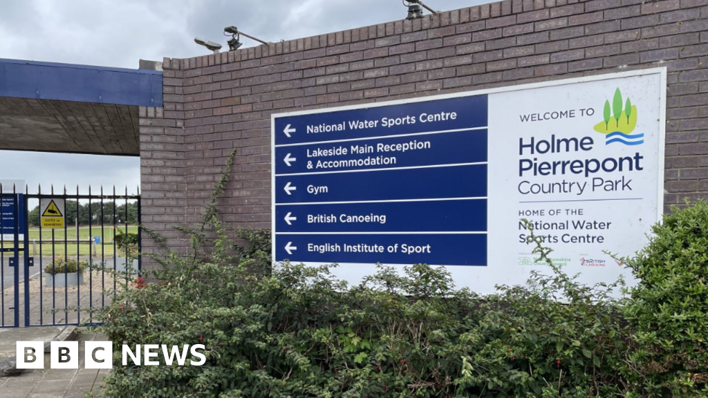 Triathlete dies following competition at Nottinghamshire park