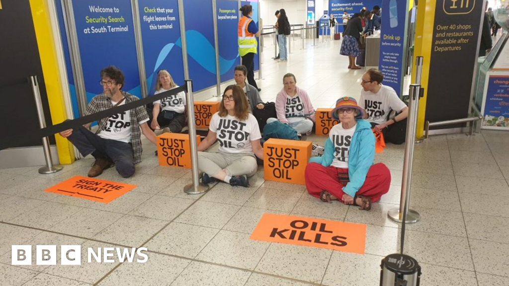 Just Stop Oil: Gatwick departure gates targeted by climate protestors