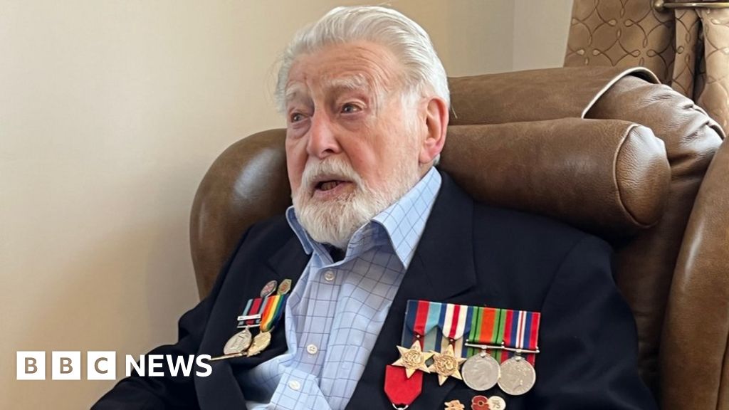 D-Day veteran Les Budding, 97, tells of first-wave role
