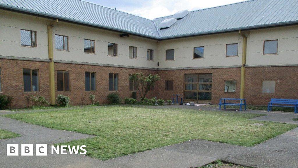 Yarl's Wood detention centre 'no longer safe', inspectors say