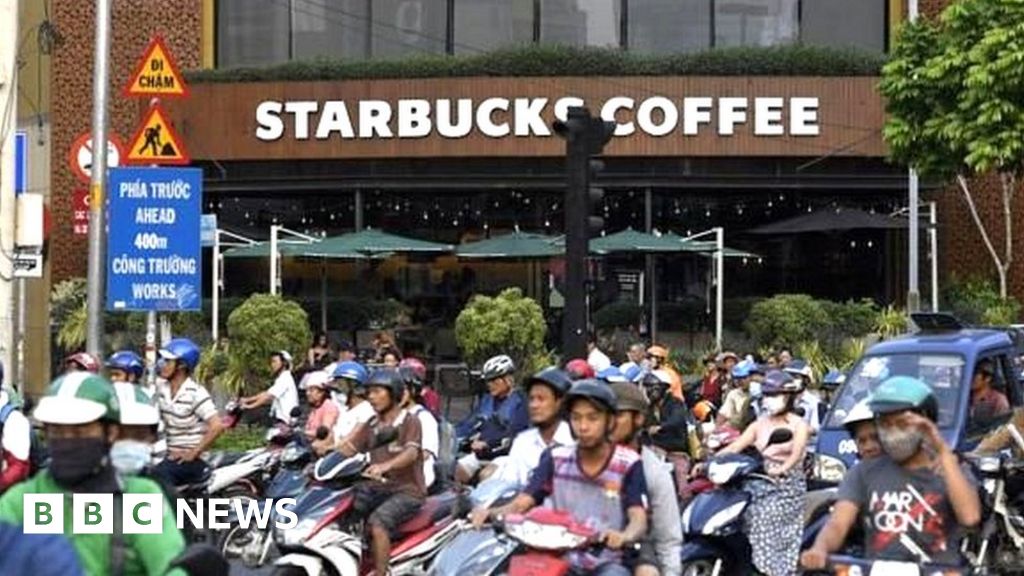 Tu Anh Le обича да ходи в Starbucks в оживеното