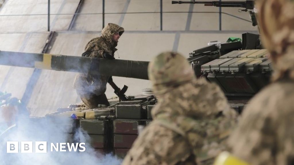 Don't fight in Ukraine - military boss tells Britons