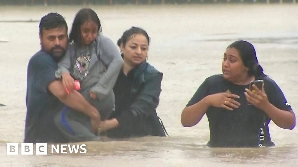 Airport flooded and homes swamped in Auckland