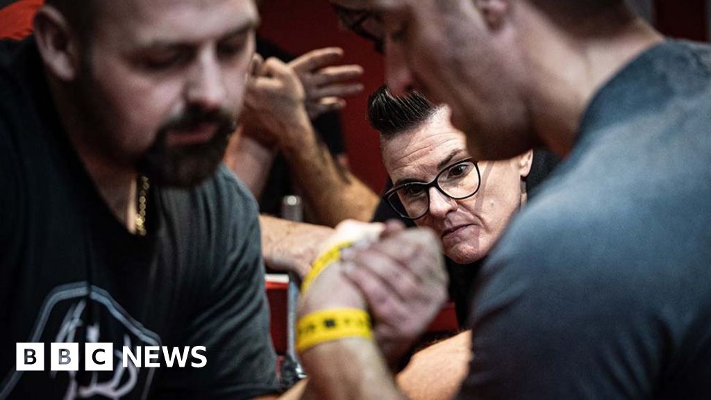 Arm-wrestling: The woman at the centre of sport's UK rise