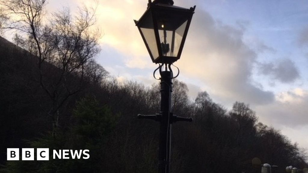 Dog Poo Powers Malvern Hills Street Lamp Bbc News - i was a judge in a roblox court case lighttube
