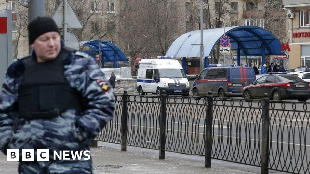 Woman held for Moscow child 'beheading'