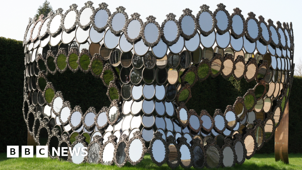 Lockdown Roadmap Yorkshire Sculpture Park Visitors Revel In Art And Sun Bbc News