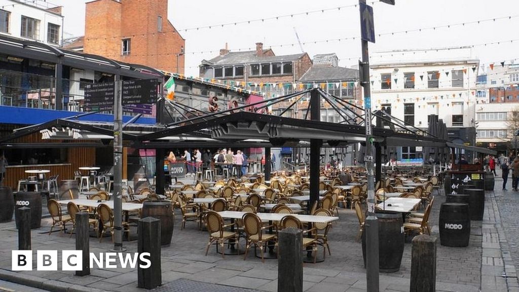 Woman who had sex in Liverpool city centre square sentenced - BBC