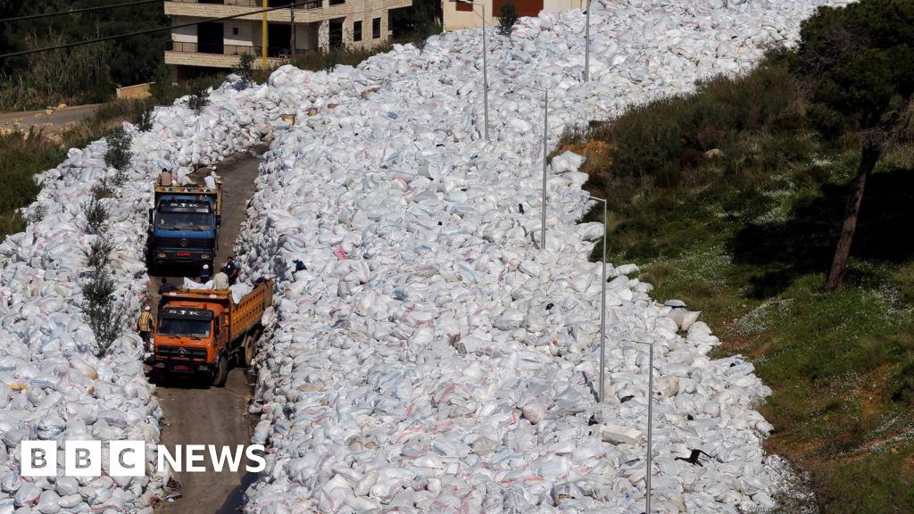 Lebanon Unveils Plan To Tackle Beirut Rubbish Crisis - BBC News