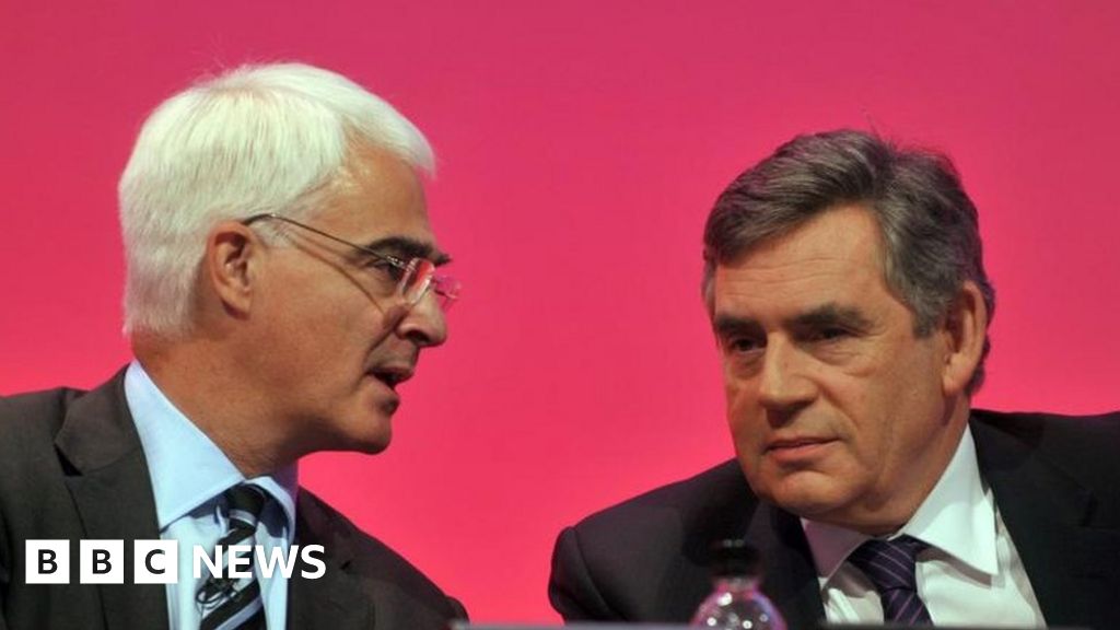 Alistair Darling: Gordon Brown says briefings against ex-chancellor unfair