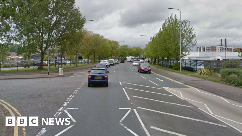 Newport Usk Way crash: Two girls critical in hospital - BBC News