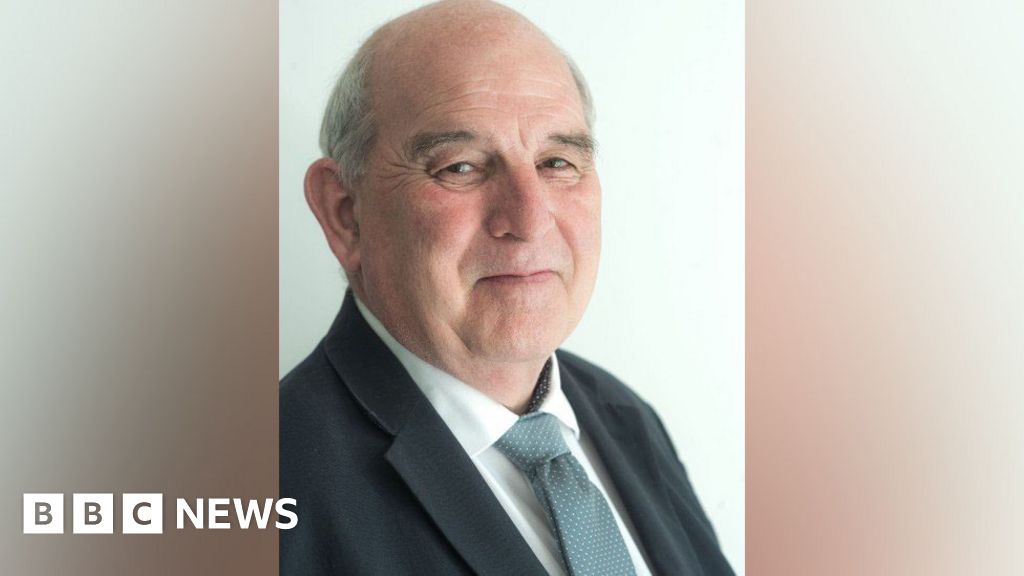 Late Somerset councillor was a 'real gentleman' BBC News